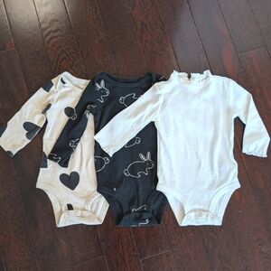 Bundle of 3! Carter's Onesies Baby Girl - 9 Months